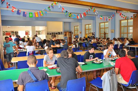 学校の食堂
